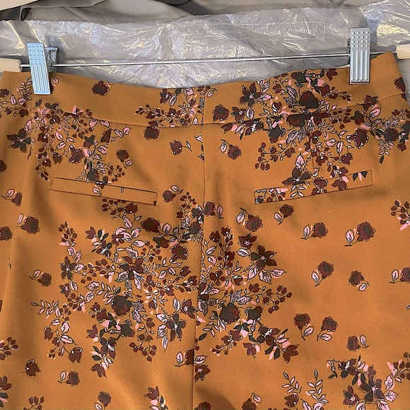 Floral Crepe Ruthie Pant - Picture 16 of 16